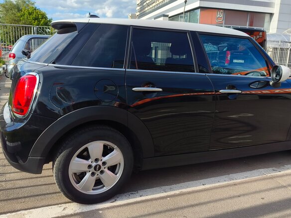 2020 Mini Hatch Cooper III (F55/F56) Рестайлинг, чёрный - вид 12