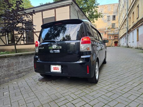 2013 Toyota Spade, чёрный, 750000 рублей, вид 3