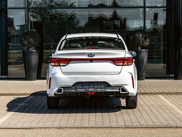 2021 Kia Rio IV Рестайлинг, белый - вид 4