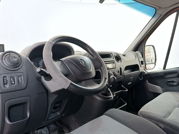 2015 Renault Master, оранжевый, 1699000 рублей - вид 9