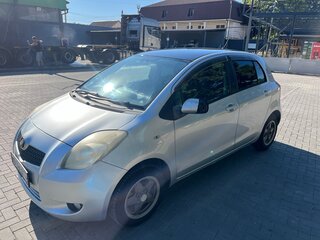 2005 Toyota Vitz II (XP90), серебристый, 450000 рублей, вид 1
