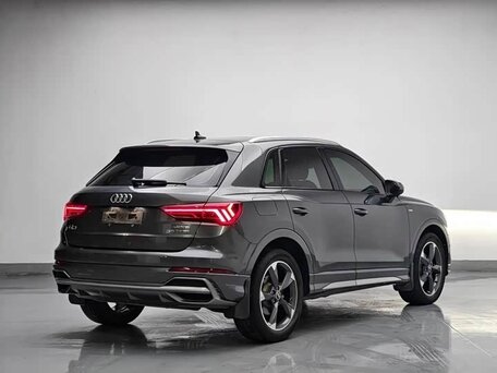 2022 Audi Q3 35 TFSI II (F3), серый, 2800000 рублей, вид 4