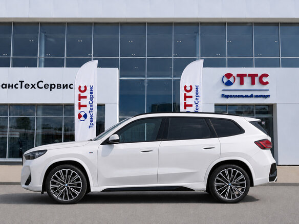 2026 BMW X1 Long 25Li xDrive III (U11/U12), белый, 6110000 рублей - вид 3