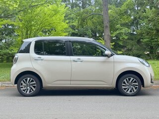 2022 Toyota Passo III Рестайлинг, бежевый, 706000 рублей, вид 4