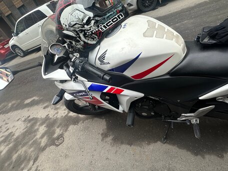 2013 Honda CBR 250R, белый, 220000 рублей, вид 2