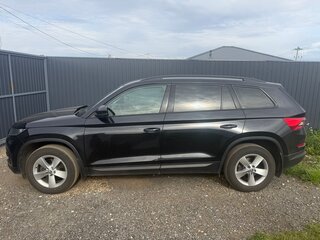 2021 Skoda Kodiaq I, чёрный, 2000000 рублей, вид 3