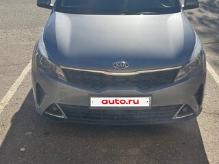 2020 Kia Rio IV Рестайлинг, серый, 1600000 рублей, вид 1