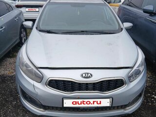 2016 Kia Ceed II Рестайлинг, серебристый, 900000 рублей, вид 1