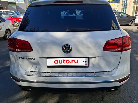 2015 Volkswagen Touareg II Рестайлинг, белый - вид 4