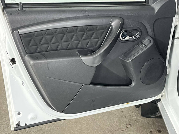 2015 Renault Duster I Рестайлинг, белый - вид 16