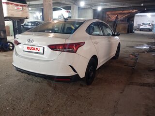 2020 Hyundai Solaris II, жёлтый, 950000 рублей, вид 3