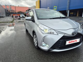 2019 Toyota Vitz III (XP130) Рестайлинг, серебристый, 1250000 рублей, вид 4