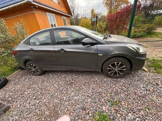 2013 Hyundai Solaris I, серый, 780000 рублей, вид 2