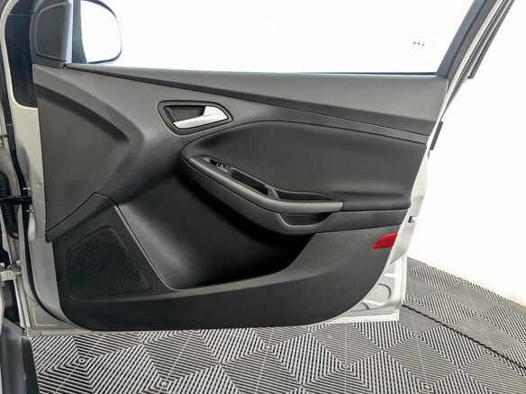 2018 Ford Focus III Рестайлинг, серебристый, 1015000 рублей - вид 23