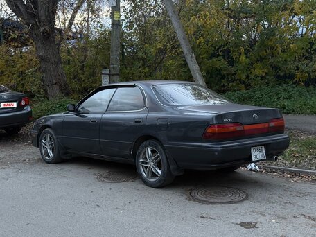 1991 Toyota Vista III (V30), серый, 315000 рублей, вид 4