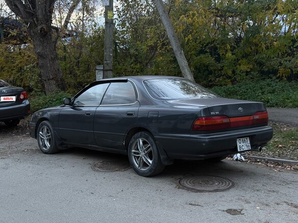 1991 Toyota Vista III (V30), серый, 315000 рублей - вид 3