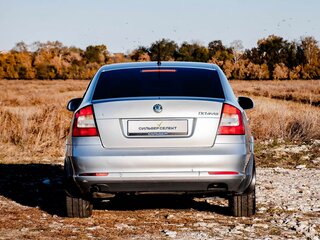 2011 Skoda Octavia II (A5) Рестайлинг, серебристый, 699000 рублей, вид 4