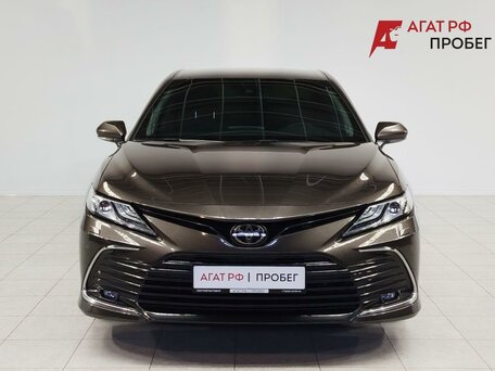 2021 Toyota Camry VIII (XV70) Рестайлинг, коричневый, 3730000 рублей, вид 2
