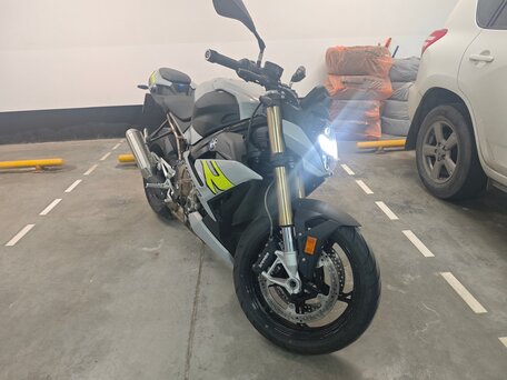 2021 BMW S 1000 R, серый, 1750000 рублей, вид 1