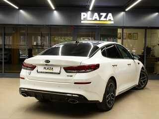 2019 Kia Optima IV Рестайлинг, белый, 2184000 рублей, вид 4