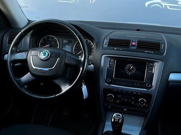 2012 Skoda Octavia II (A5) Рестайлинг, серебристый, 375500 рублей - вид 12