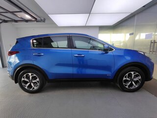 2018 Kia Sportage IV Рестайлинг, синий, 1980000 рублей, вид 4
