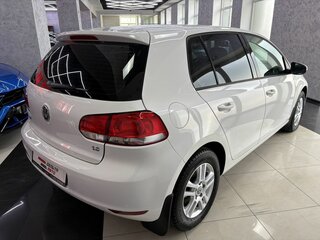 2010 Volkswagen Golf VI, белый, 799000 рублей, вид 5