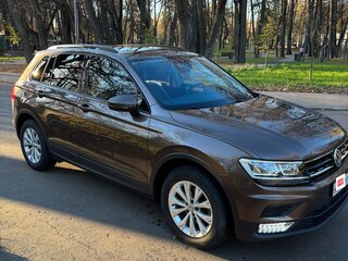 2019 Volkswagen Tiguan II, коричневый, 2300000 рублей, вид 2