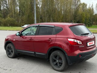 2013 Nissan Qashqai I Рестайлинг, красный, 980000 рублей, вид 4