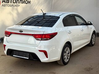 2020 Kia Rio IV, белый, 1164900 рублей, вид 5