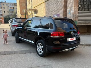 2005 Volkswagen Touareg I, чёрный, 400000 рублей, вид 3