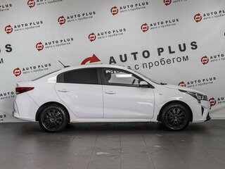 2021 Kia Rio IV Рестайлинг, белый, 1349000 рублей, вид 5