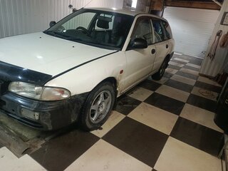 1998 Mitsubishi Libero I Рестайлинг, белый, 170000 рублей, вид 1