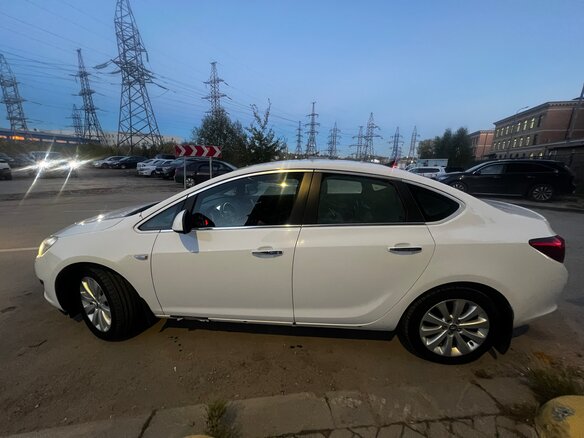 2012 Opel Astra J Рестайлинг, белый, 650000 рублей - вид 6