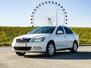 2013 Skoda Octavia II (A5) Рестайлинг, белый, 1050000 рублей, вид 1