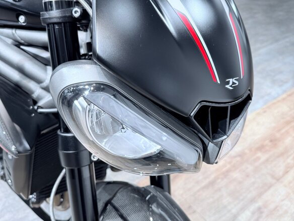 2018 Triumph Speed Triple, чёрный, 999000 рублей - вид 33