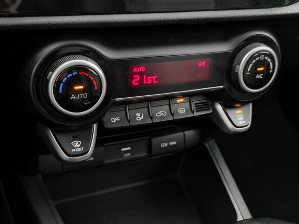 2021 Kia Rio X IV Рестайлинг, белый, 1889000 рублей - вид 17
