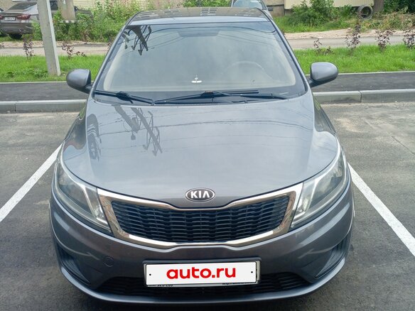 2013 Kia Rio III, серый, 690000 рублей - вид 2