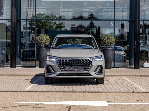 2025 Audi Q3 45 TFSI II (F3), серый, 4095000 рублей - вид 1
