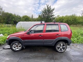 2009 Chevrolet Niva I Рестайлинг, красный, 350000 рублей, вид 3