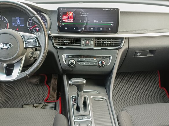 2019 Kia Optima IV Рестайлинг, белый, 1330000 рублей - вид 9