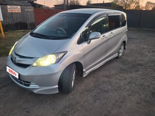 2010 Honda Freed Spike I Рестайлинг, серебристый, 1000000 рублей, вид 1