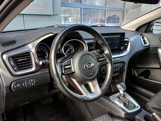 2021 Kia Ceed III, чёрный, 1935300 рублей, вид 5