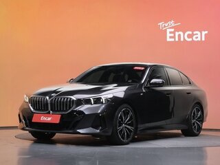 2024 BMW 5 серии Long 530Li xDrive VIII (G60/G61/G68), серый, 6500000 рублей, вид 1