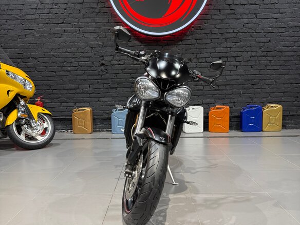 2019 Triumph Street Triple, чёрный, 755000 рублей - вид 18