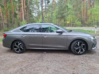 2022 Skoda Octavia IV (A8), серый, 2800000 рублей, вид 5