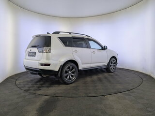2011 Mitsubishi Outlander II Рестайлинг, белый, 1420000 рублей, вид 5