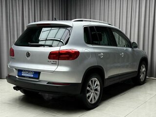 2011 Volkswagen Tiguan I Рестайлинг, серебристый, 1699000 рублей, вид 4