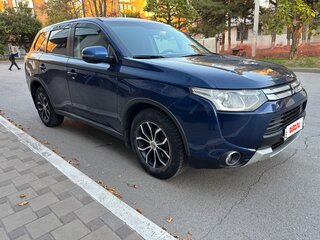 2014 Mitsubishi Outlander III, синий, 1350000 рублей, вид 3