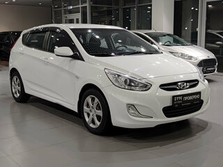 2013 Hyundai Solaris I, белый, 670000 рублей, вид 3